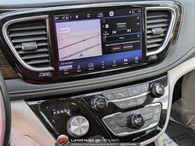 Used 2021 Chrysler Pacifica Limited AWD/4WD image 19
