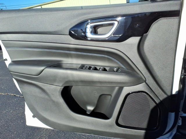 New 2026 Jeep Compass Latitude image 8