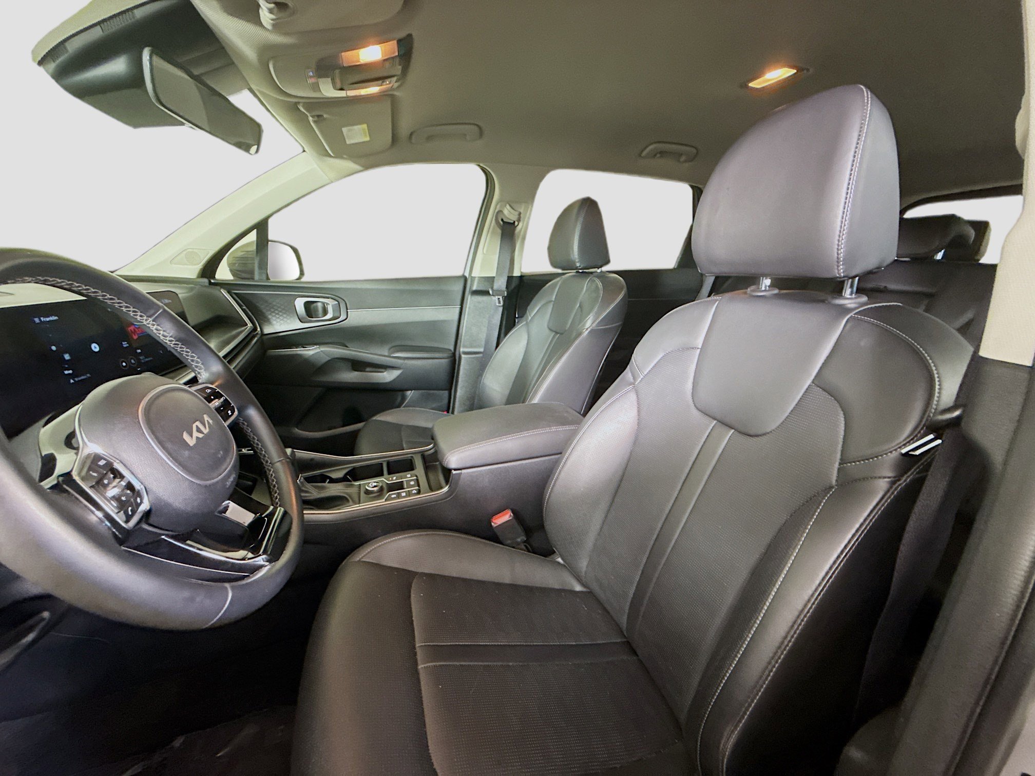 Used 2024 Kia Sorento S image 22