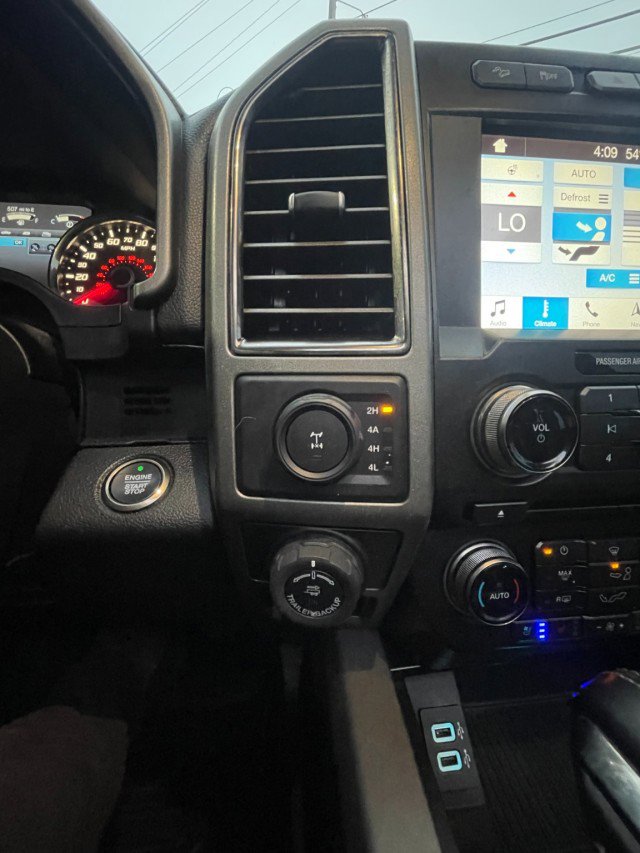 Used 2018 Ford F150 Raptor w/ Equipment Group 802A Luxury image 39