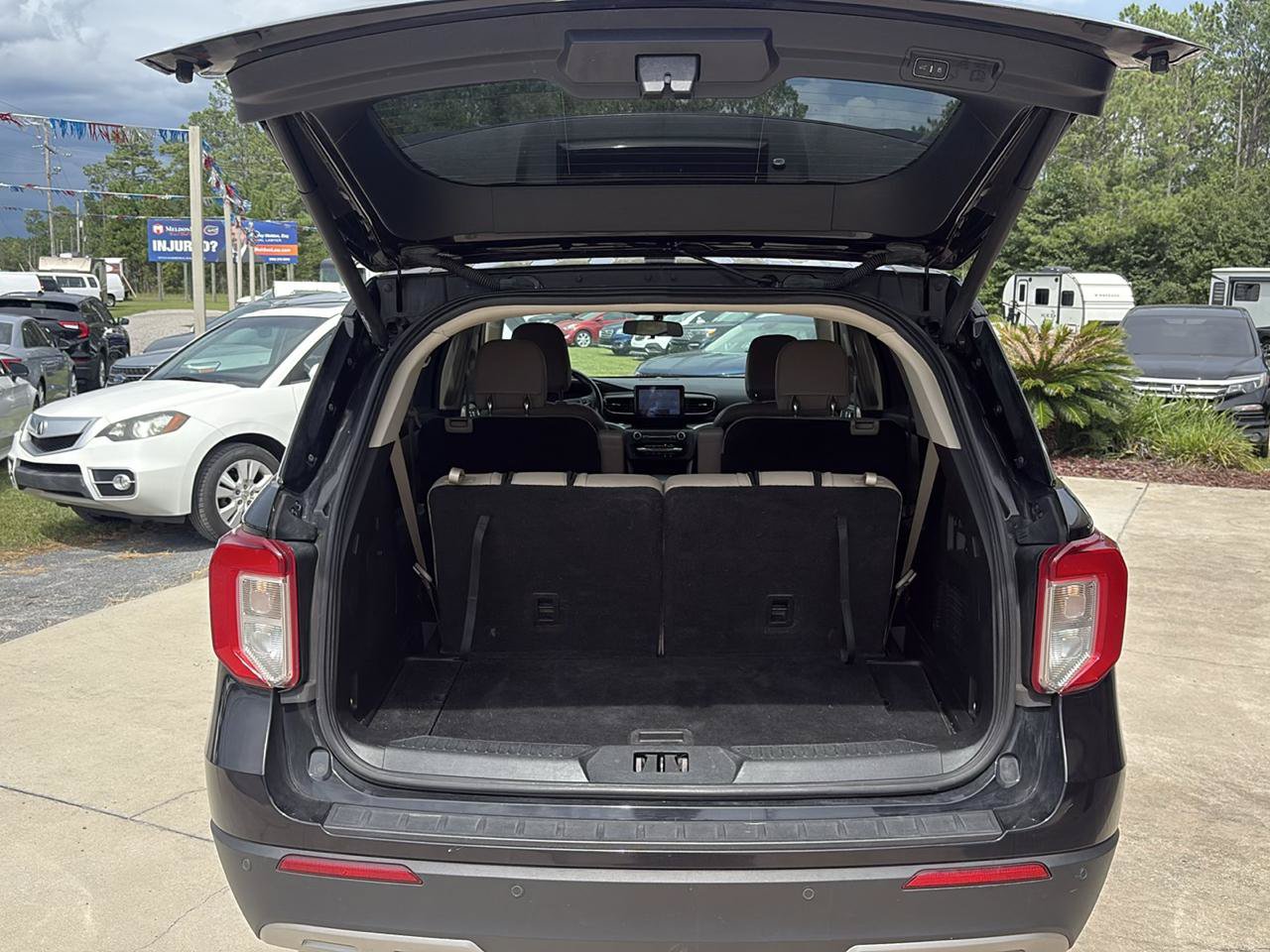 Used 2020 Ford Explorer XLT w/ Equipment Group 202A AWD/4WD image 23