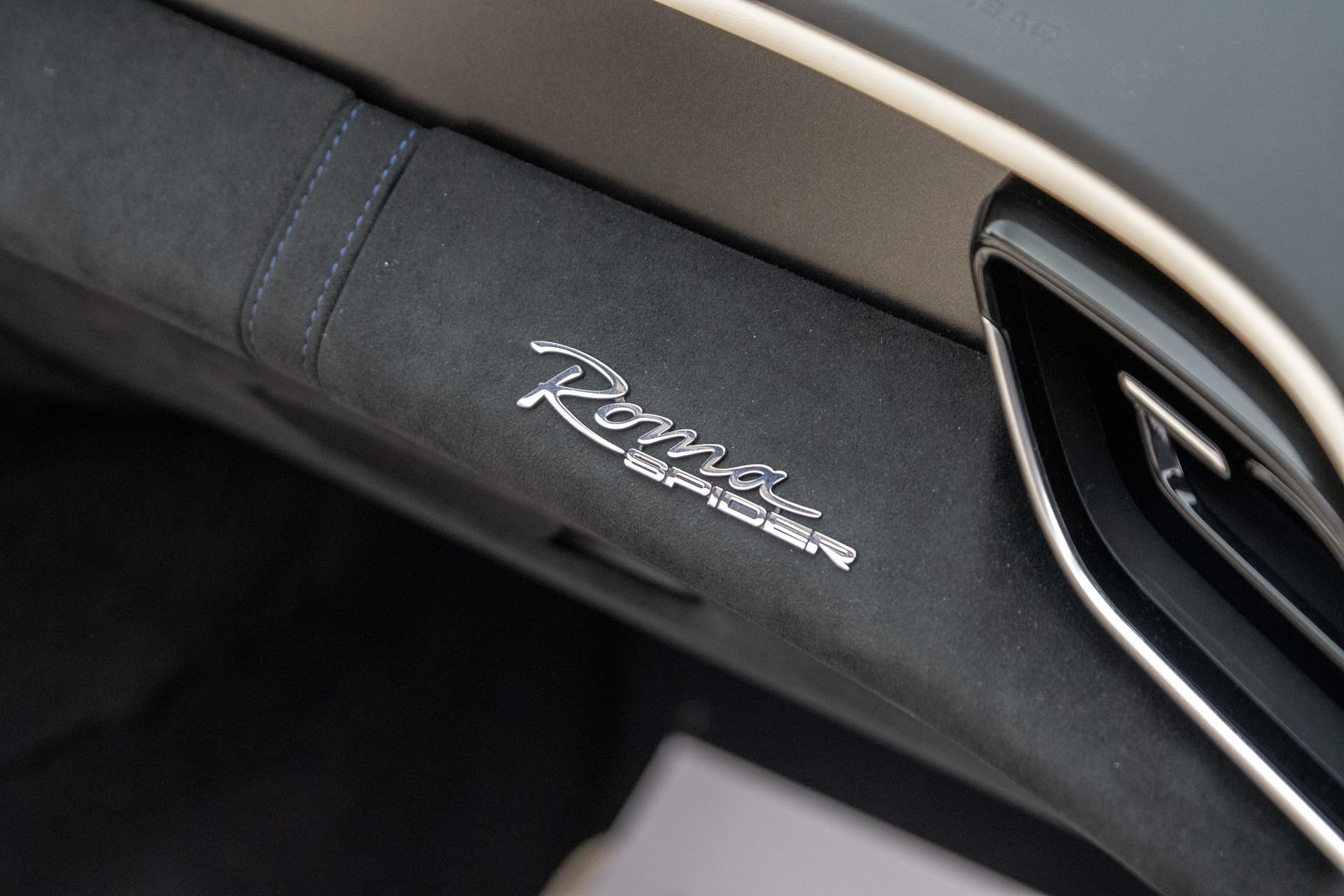 Used 2026 Ferrari Roma Spider RWD image 29