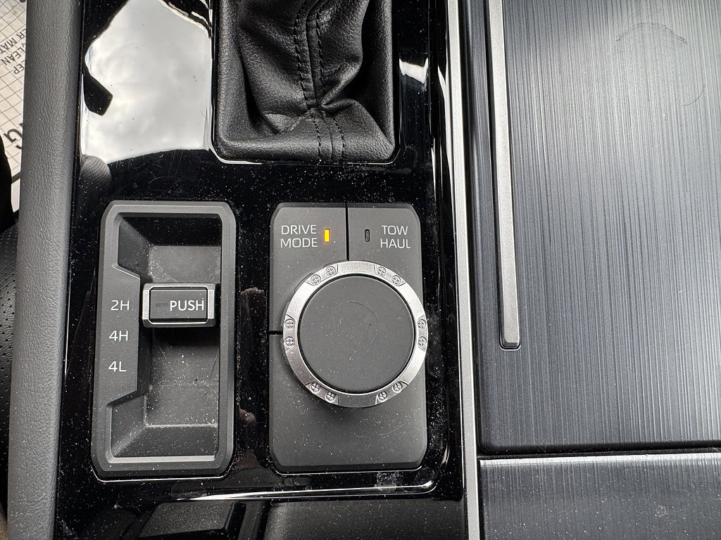 Used 2024 Toyota Tundra Platinum AWD/4WD image 22
