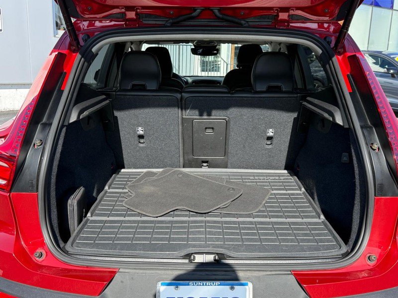 Certified 2023 Volvo XC40 B5 Ultimate w/ Protection Package Premier AWD/4WD image 5