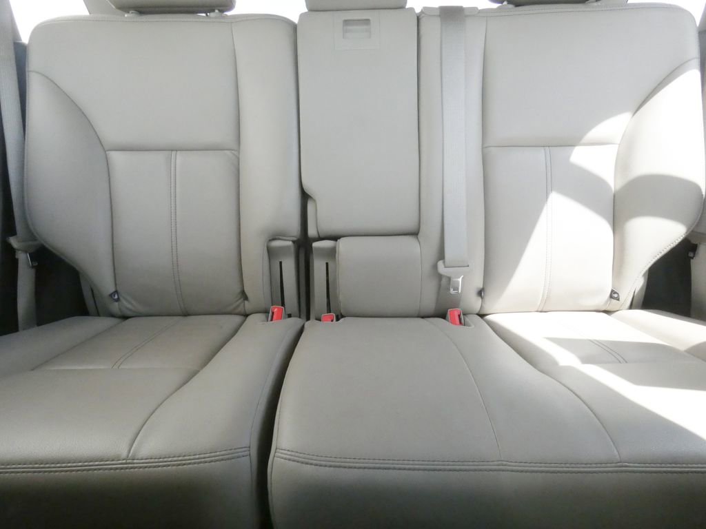 Used 2013 Ford Edge Limited w/ Driver Entry Pkg FWD image 29