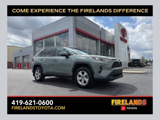 Used 2021 Toyota RAV4 XLE w/ Convenience Package image 1