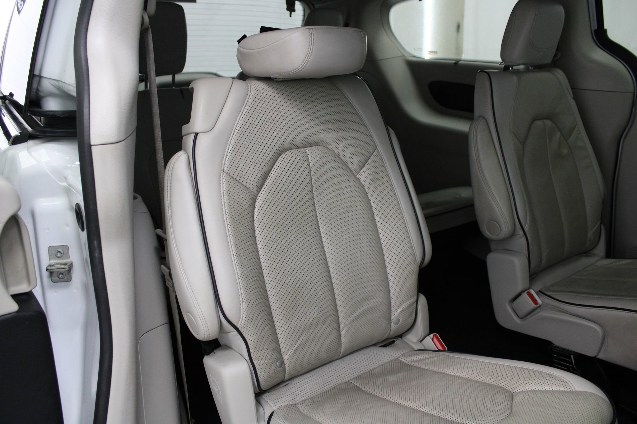 Used 2021 Chrysler Pacifica Limited w/ Premium & Safety Sphere Group AWD/4WD image 27