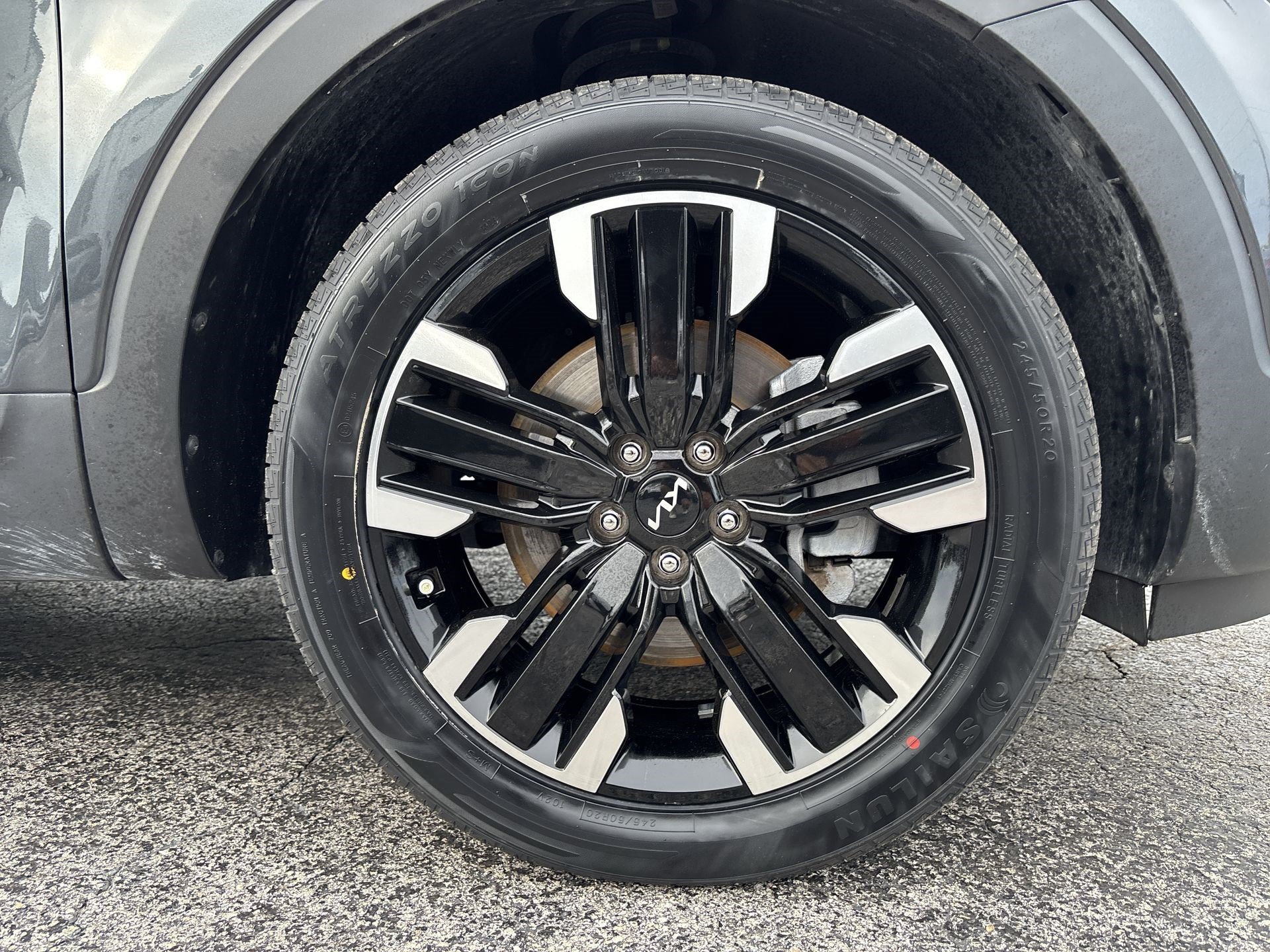 Certified 2024 Kia Telluride SX w/ Towing Package AWD/4WD image 18
