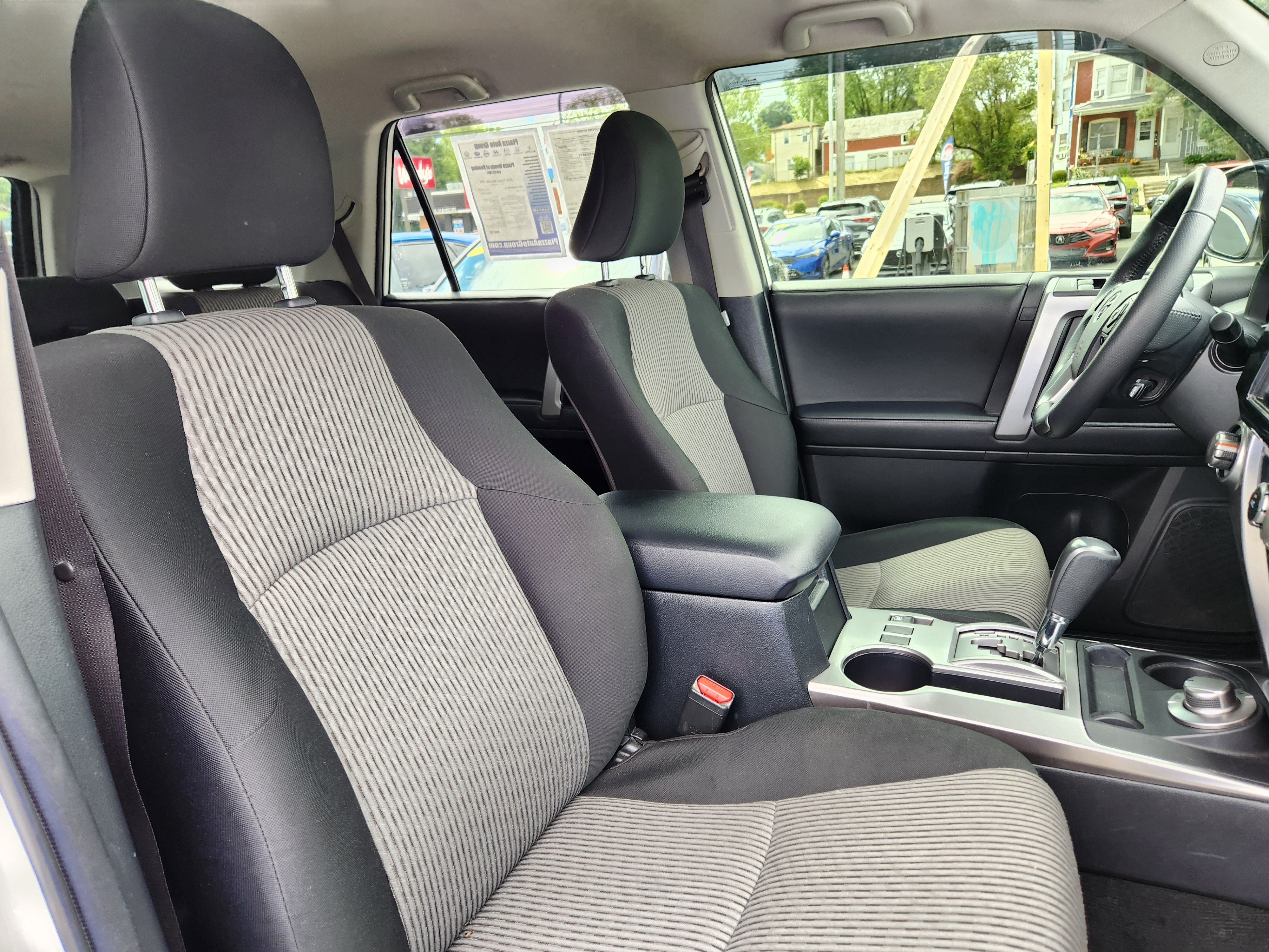 Used 2022 Toyota 4Runner SR5 AWD/4WD image 16