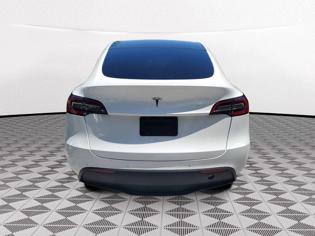 Used 2022 Tesla Model Y Long Range AWD/4WD image 5