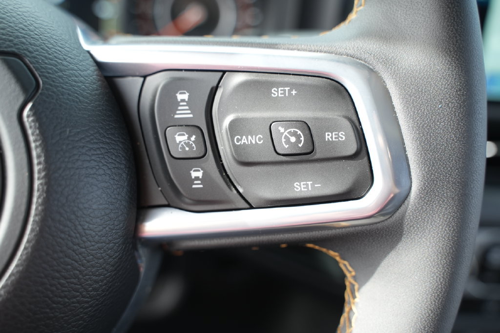 Used 2024 Jeep Wrangler Unlimited Sahara w/ Safety Group AWD/4WD image 33