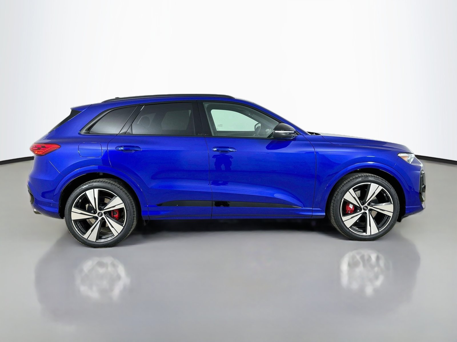 New 2026 Audi SQ5 Premium Plus AWD/4WD image 4