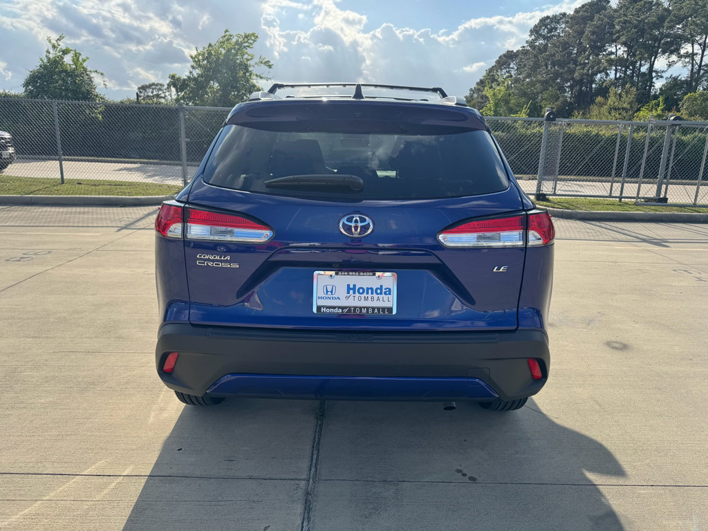 Used 2025 Toyota Corolla Cross LE w/ Moonroof Package FWD image 7