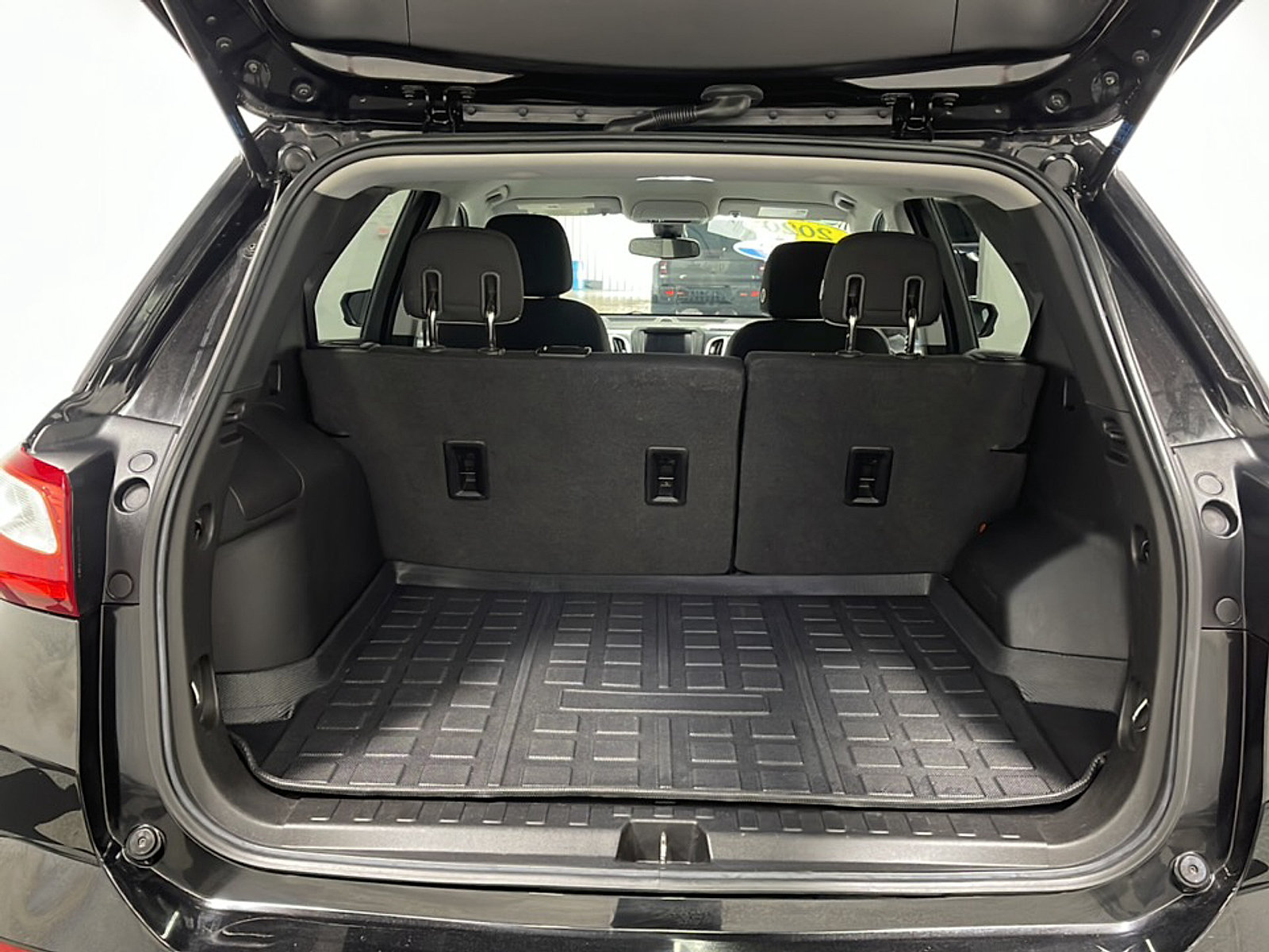 Used 2020 Chevrolet Equinox LS w/ LS Convenience Package FWD image 13