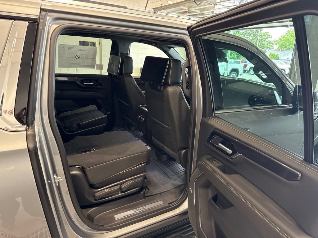 New 2026 GMC Yukon XL Elevation w/ Elevation Premium Package AWD/4WD image 15