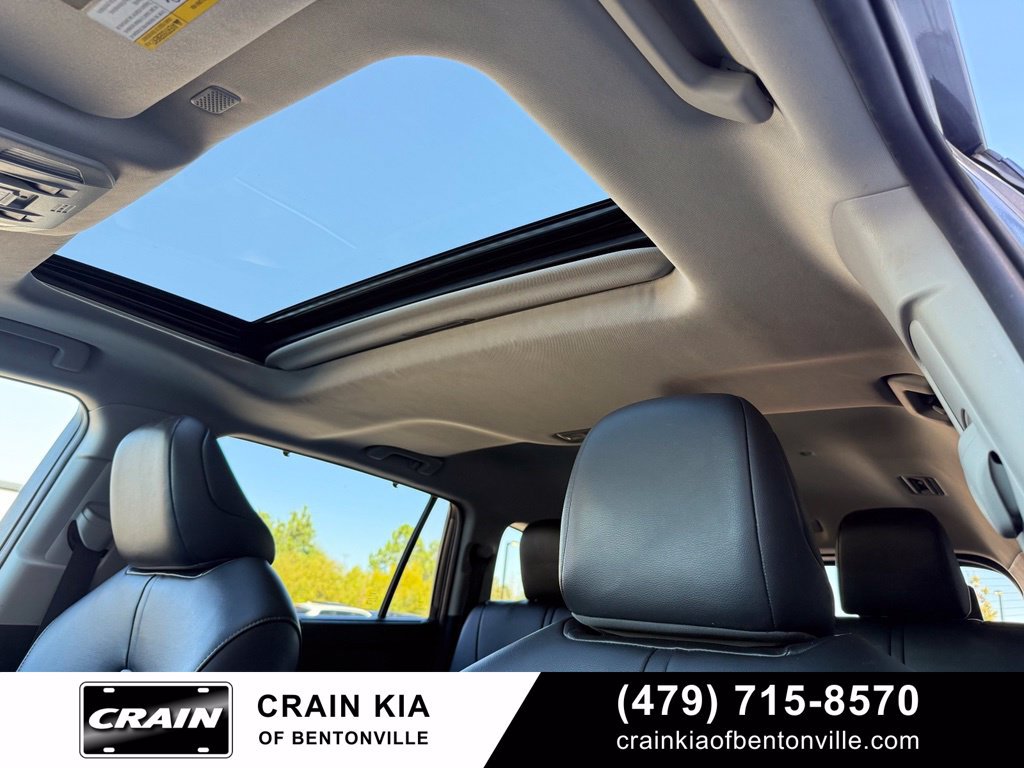 Used 2021 Toyota Highlander XLE FWD image 22