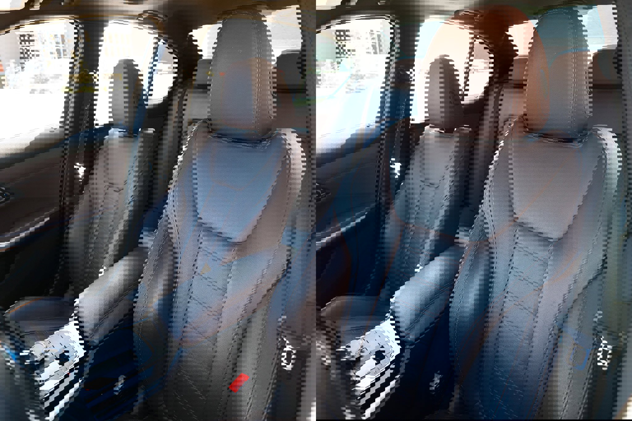 Used 2019 BMW 330i Sedan w/ Premium Package image 9