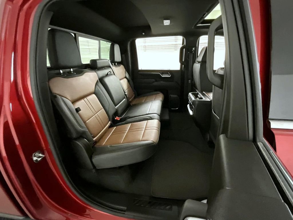 Certified 2025 Chevrolet Silverado 3500 High Country w/ High Country Premium Package image 18
