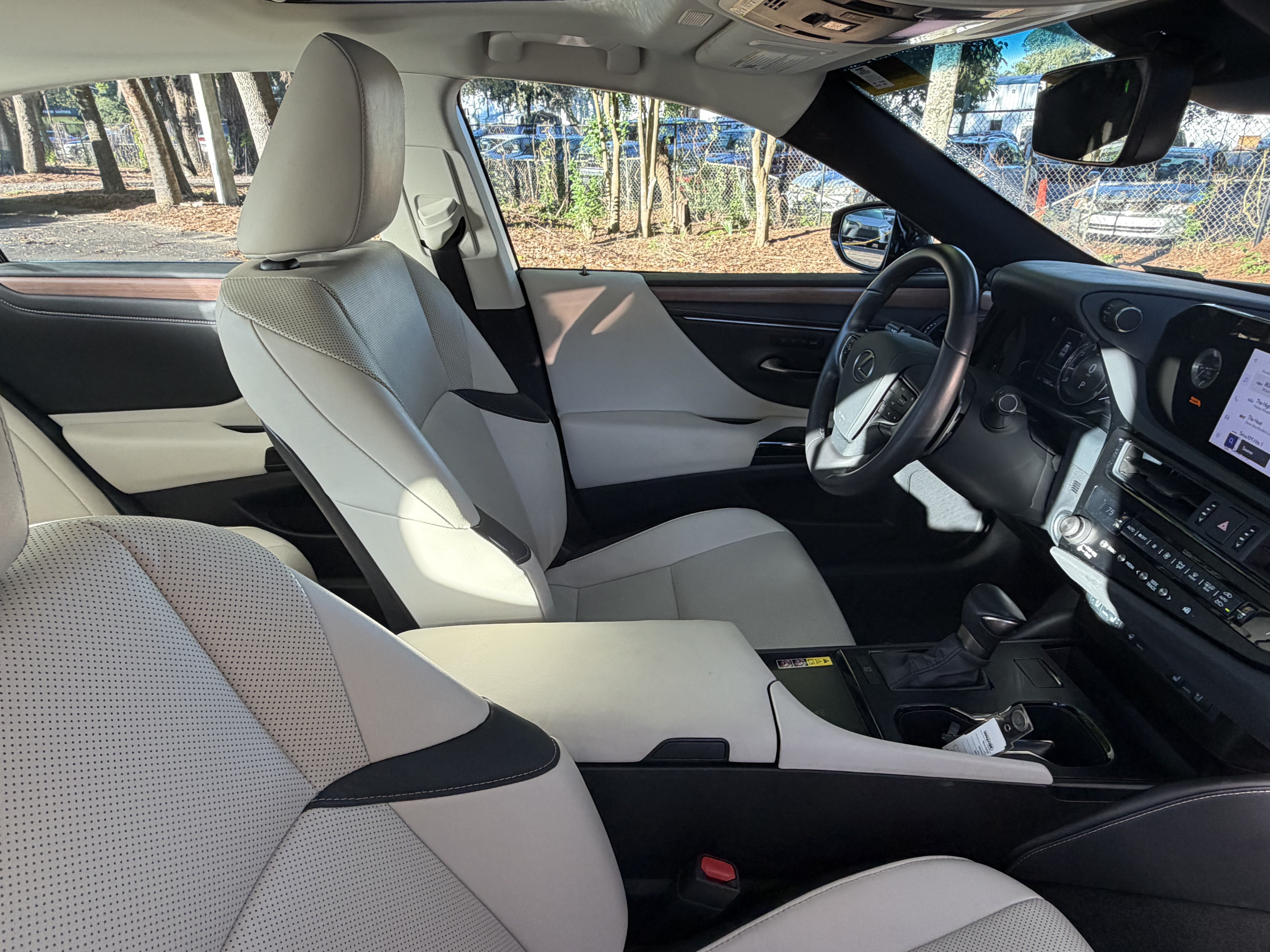 Used 2025 Lexus ES 350 w/ Premium Package FWD image 42