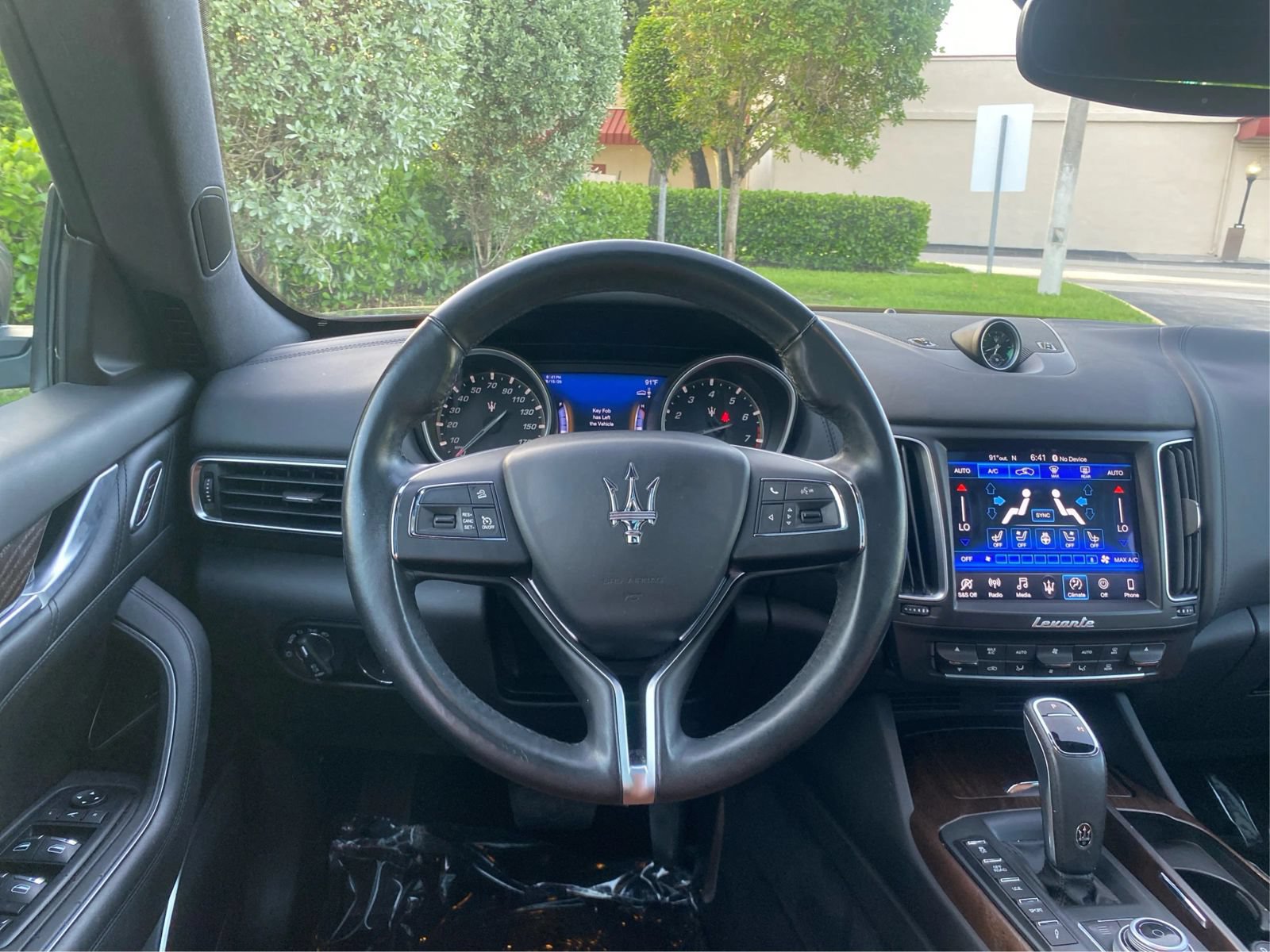 Used 2019 Maserati Levante GranLusso AWD/4WD image 15