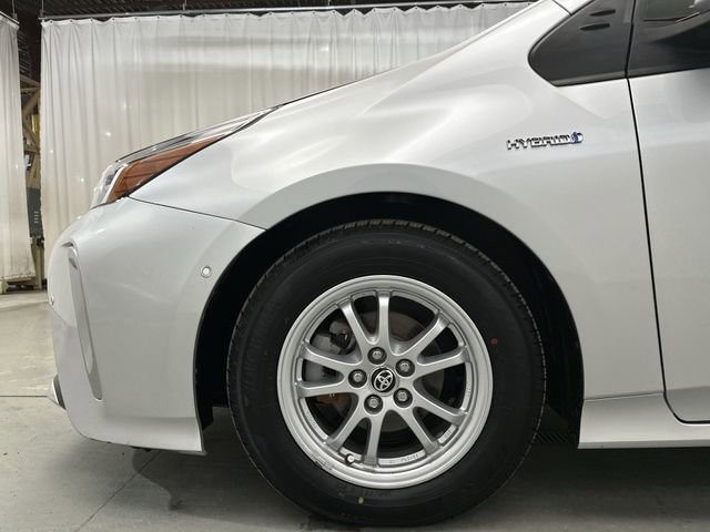 Used 2022 Toyota Prius LE AWD/4WD image 21