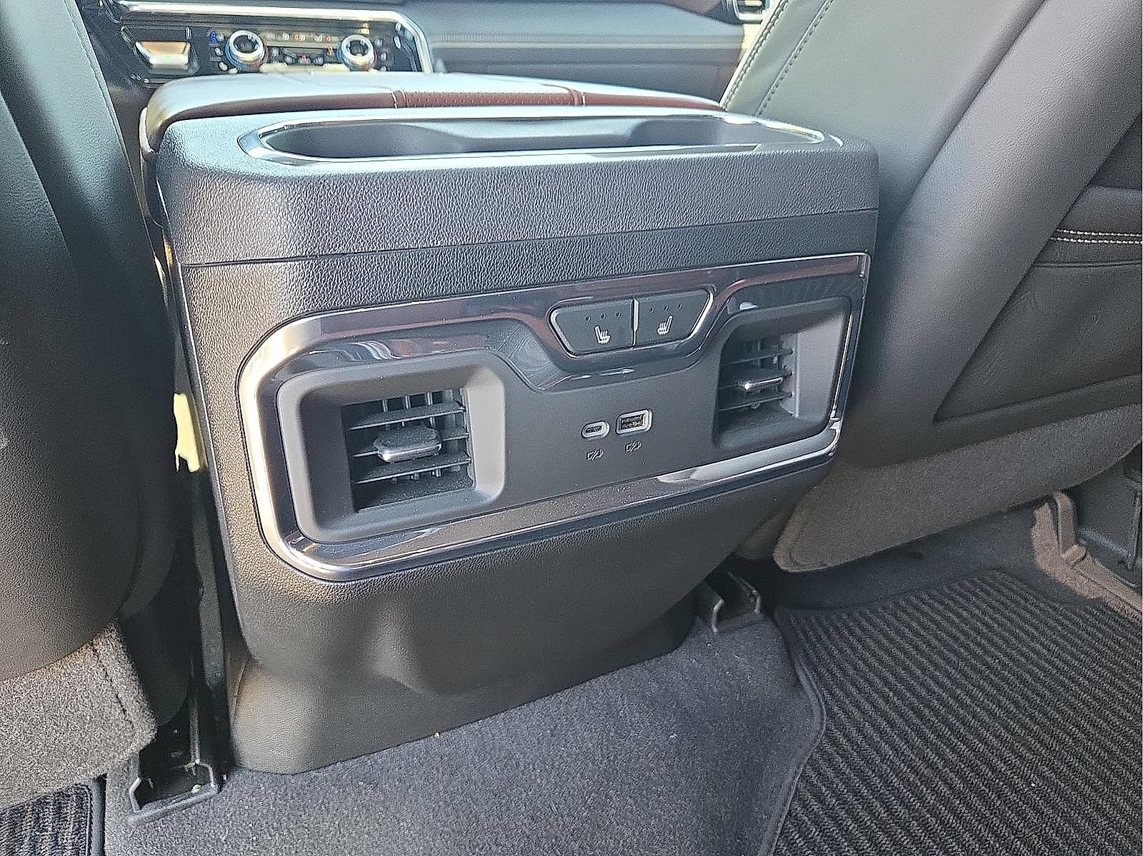 Used 2024 GMC Sierra 2500 Denali Ultimate AWD/4WD image 10