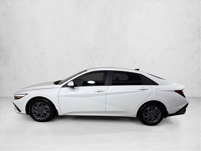 Used 2024 Hyundai Elantra SEL FWD image 7