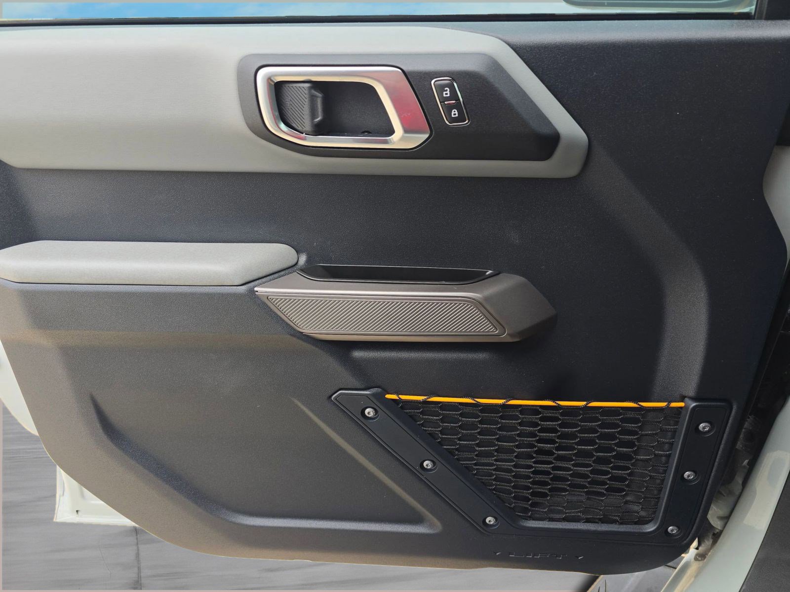 Used 2023 Ford Bronco Badlands image 11