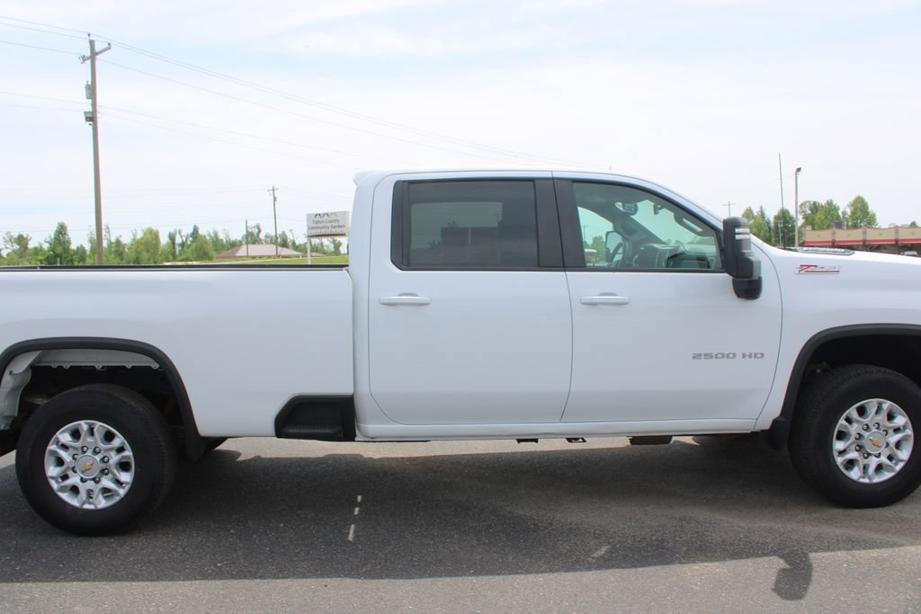 Used 2023 Chevrolet Silverado 2500 LT AWD/4WD image 12