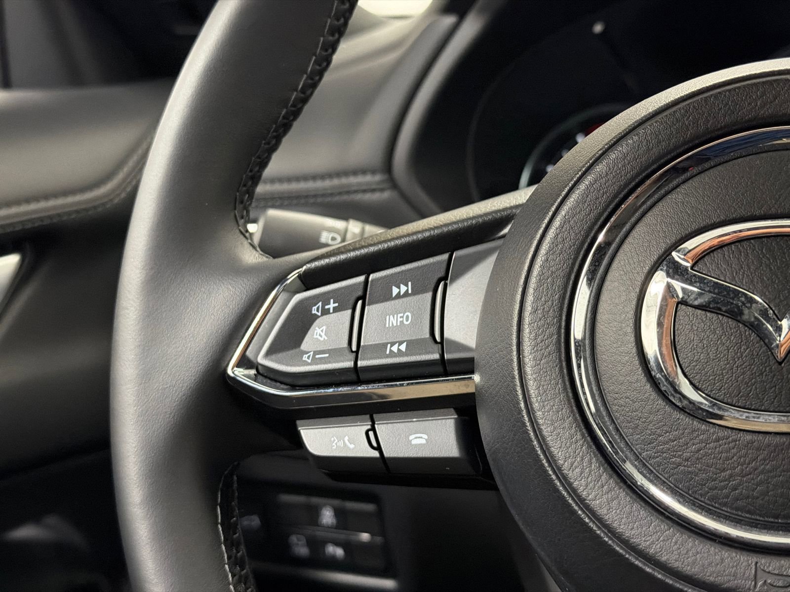 Used 2025 MAZDA CX-5 Signature image 23