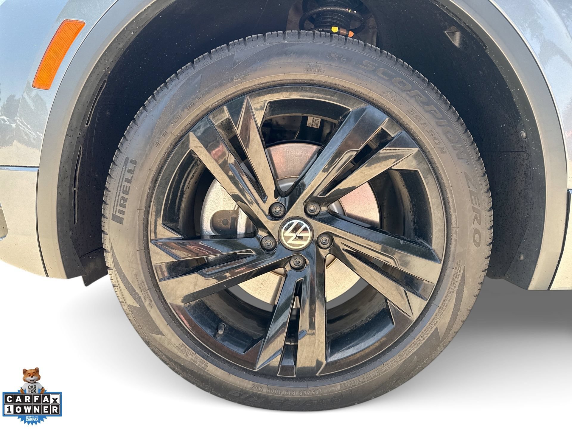 Certified 2024 Volkswagen Tiguan SE R-Line FWD image 20