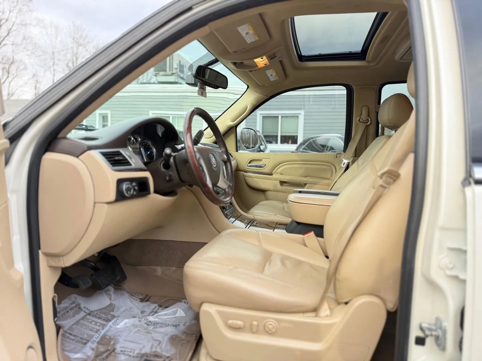 Used 2013 Cadillac Escalade Premium image 10