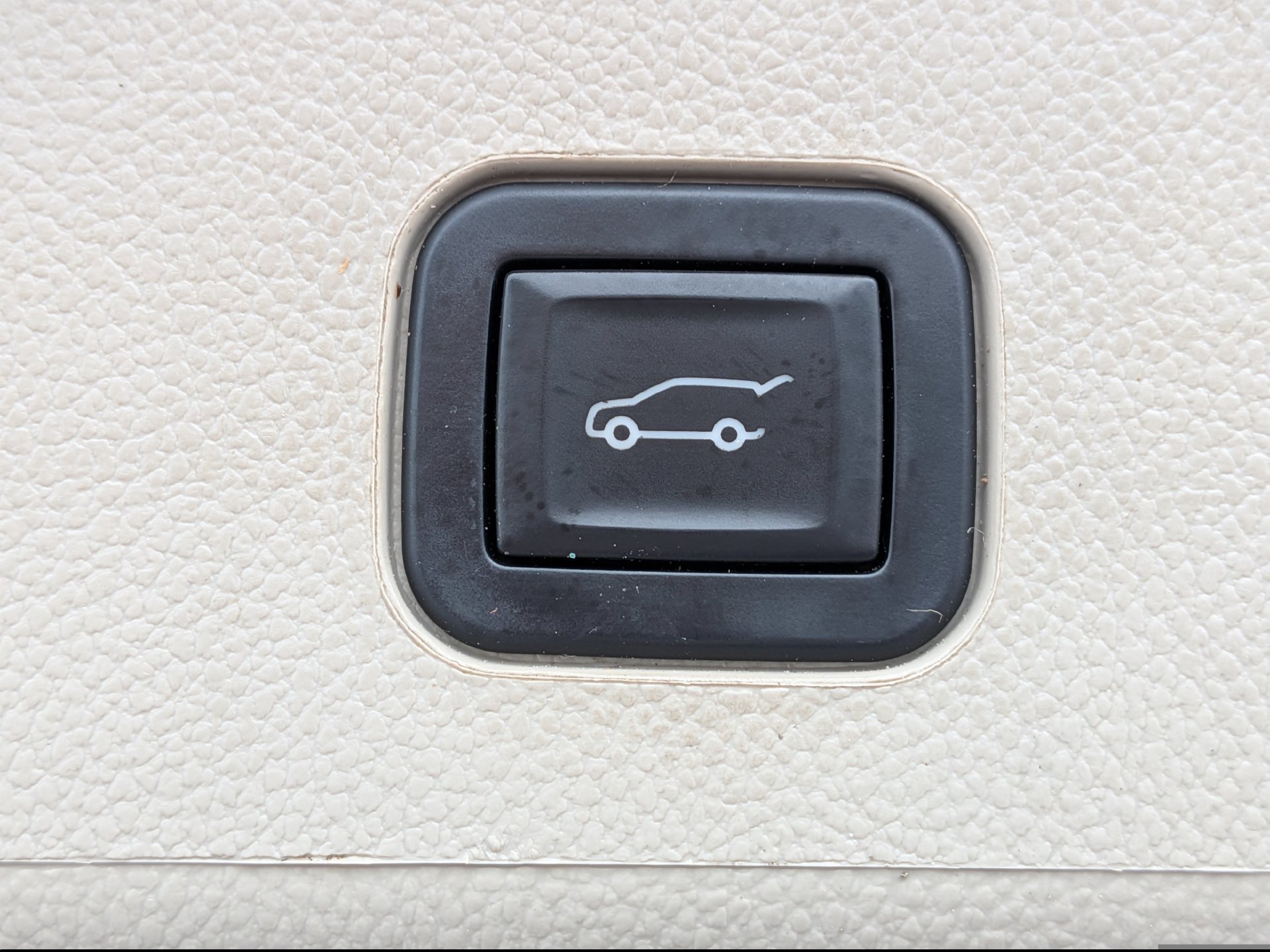 Used 2015 Cadillac SRX Performance w/ Driver Awareness Package FWD image 16