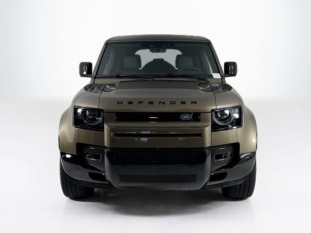 Used 2025 Land Rover Defender 110 X-Dynamic SE AWD/4WD image 8