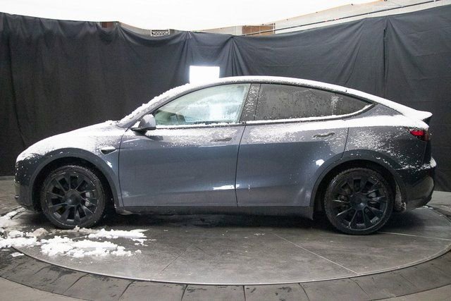 Used 2020 Tesla Model Y Long Range image 9