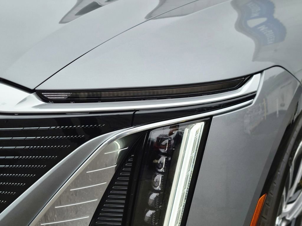 New 2025 Cadillac Lyriq Luxury w/ LPO, Floor Liner Package image 10