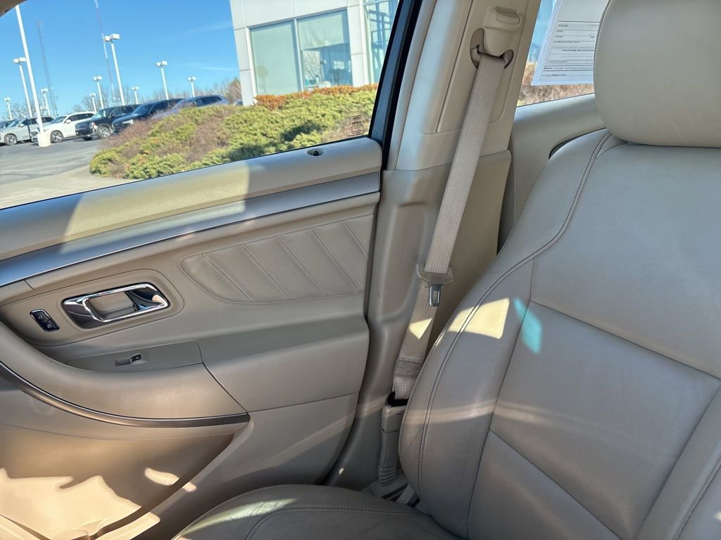 Used 2016 Ford Taurus SEL w/ Equipment Group 201A image 26