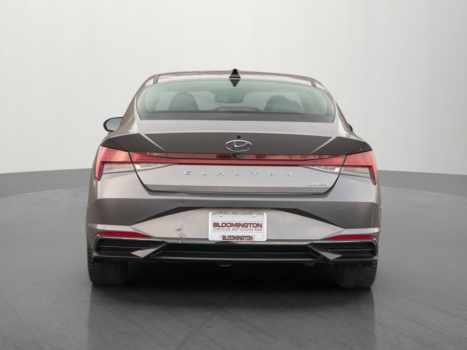 Used 2023 Hyundai Elantra Limited image 6