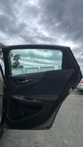 Used 2022 Chevrolet Malibu LT FWD image 19