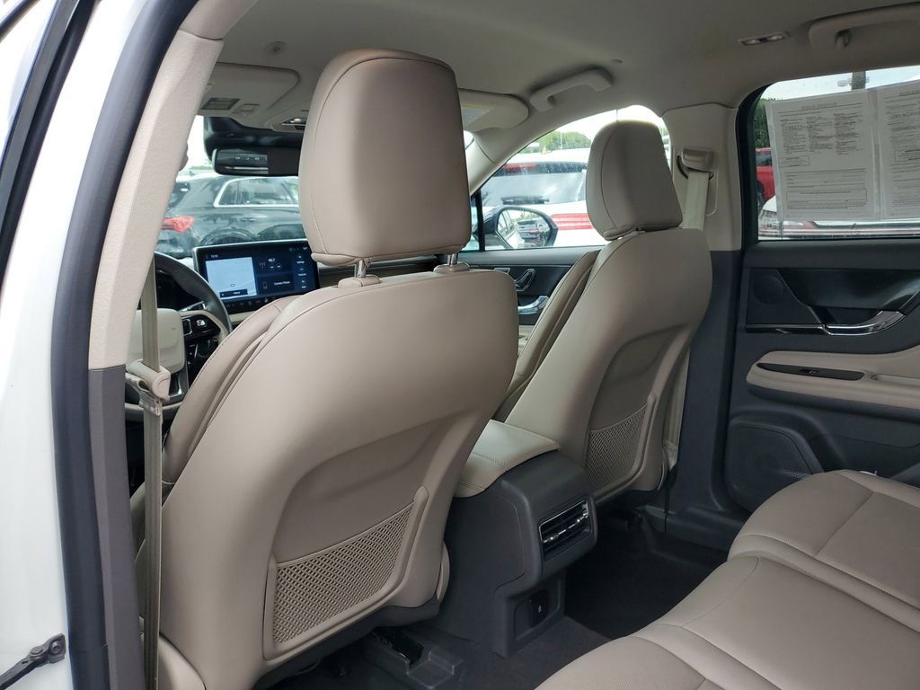 Used 2024 Lincoln Corsair Reserve FWD image 8
