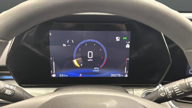 Used 2025 Chevrolet Trax LT FWD image 16