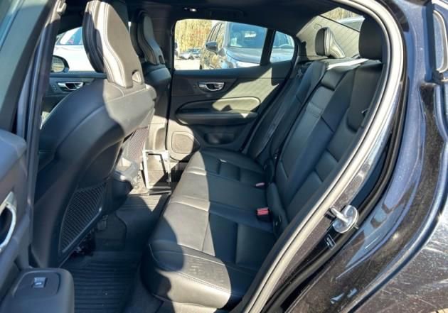 Used 2023 Volvo S60 B5 Plus w/ Climate Package image 9