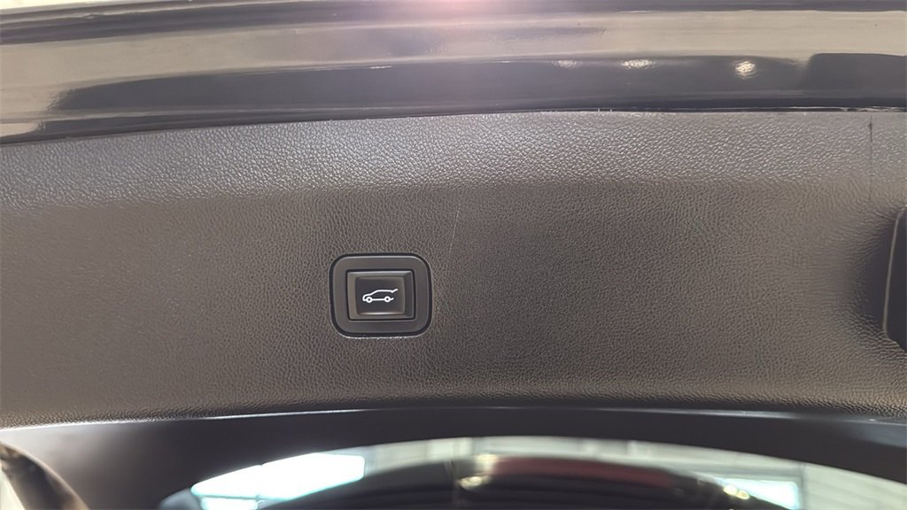 Used 2019 Buick Enclave Avenir w/ Trailering Package, 5000 lbs. image 17