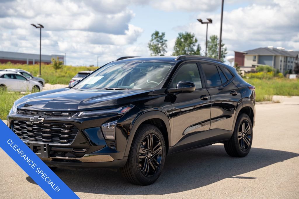 Used 2025 Chevrolet Trax ACTIV w/ Driver Confidence Package image 3