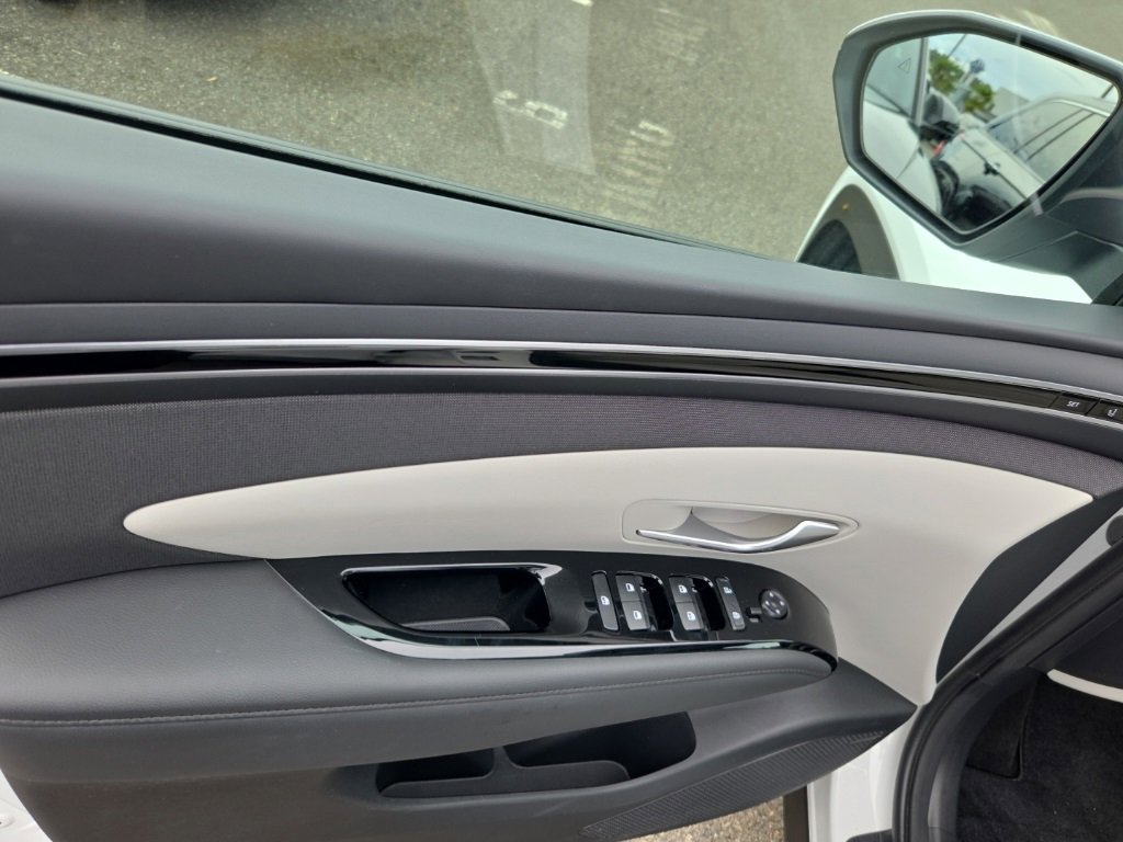 Used 2024 Hyundai Tucson Limited image 3