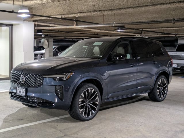 New 2026 Volvo XC90 T8 Ultra w/ Protection Package AWD/4WD image 7