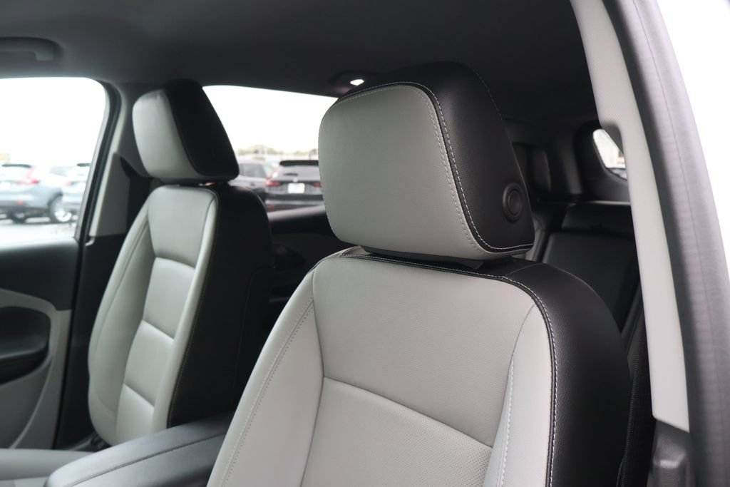 Used 2024 GMC Terrain SLT w/ LPO, Floor Liner Package image 30