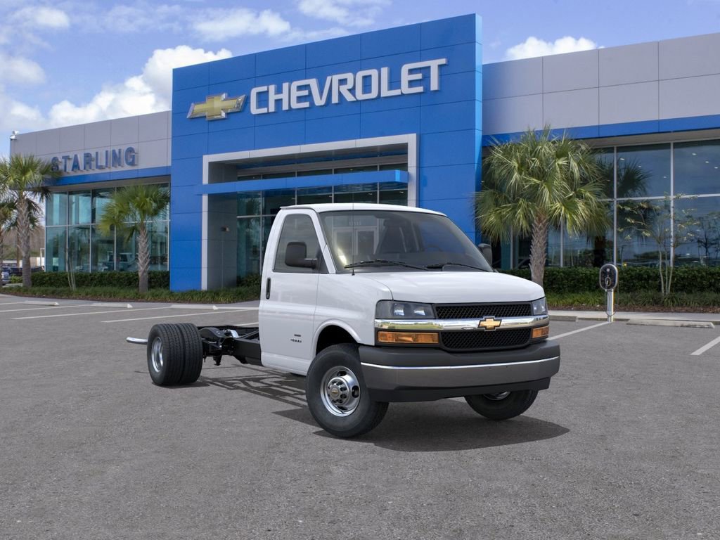 New 2026 Chevrolet Express 4500 w/ Power Convenience Package RWD image 5