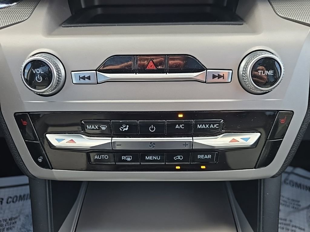 Used 2023 Ford Explorer XLT w/ Equipment Group 202A image 40