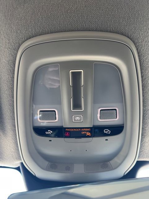 New 2025 Volvo XC40 B5 Core w/ Protection Package Premier image 20